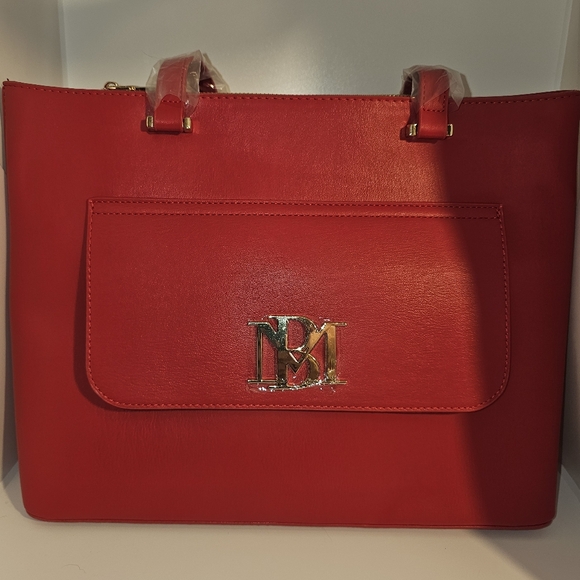 Badgley Mieshka Red Shoulder BAG NWT - Picture 1 of 8